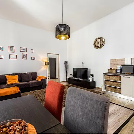 Precious Spot * בודפשט